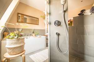 DACHTERRASSE – WANNEN-DUSCHBAD MIT FENSTER – GÄSTE-WC – EINBAUKÜCHE – MAISONETTE – Die vollständige Adresse der Immobilie erhältst du vom Anbieter., 1159 Löbtau-Süd, Dresden – Vorschaubild 7