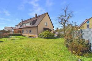 IMMO KUBE! Teilsaniertes Zweifamilienhaus mit großem Garten und Doppelgarage in Winkelhaid – Die vollständige Adresse der Immobilie erhältst du vom Anbieter., 90610 Winkelhaid – Vorschaubild 2