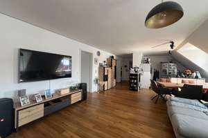 Stilvolle 4-Zimmer-Wohnung in Altdorf – Barrierefrei, lichtdurchflutet und neuwertig – Bahnhofstraße 7a, 90518 Altdorf bei Nürnberg – Vorschaubild 3