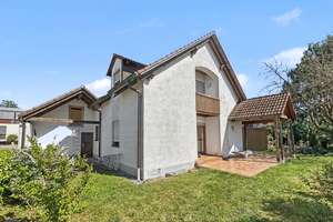 Ruhiges Wohnen in Ingolstadt: Einfamilienhaus mit Garten, Keller und Garage