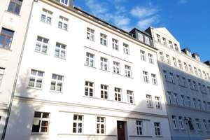 Attraktive 2-Raum-Wohnung mit Einbauküche in einem sanierten Gründerzeithaus, zentrumsnah in Chemnit