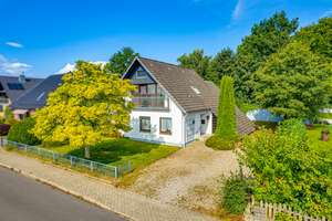 Sörup: Großzügiges Architektenhaus mit Entwicklungspoten-
zial nahe dem Südensee – Die vollständige Adresse der Immobilie erhältst du vom Anbieter., 24966 Sörup – Vorschaubild 1