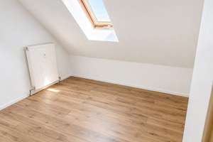 Dachgeschoss Apartment mit Terrasse *Provisionsfrei* – Am Bahnhof 3, 85077 Manching – Vorschaubild 4
