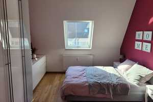 gemütliche 2-Zimmer-Dachgeschosswohnung mit Einbauküche in Dortmund – Wellinghofer Str. 205, 44263 Dortmund – Vorschaubild 4