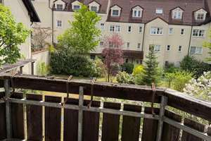 Geräumige 1-Zimmer-Whg. mit überdachtem Balkon
