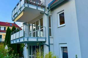 Schöne 3-Zi.-Whg. mit EBK und zwei Balkonen in Fürth Unterfarrnbach – Die vollständige Adresse der Immobilie erhältst du vom Anbieter., 90766 Unterfarrnbach, Fürth – Vorschaubild 2
