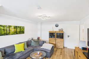 Exklusives Wohngefühl über Gelsenkirchen: Moderne Dachgeschosswohnung mit Stil – Die vollständige Adresse der Immobilie erhältst du vom Anbieter., 45888 Bulmke-Hüllen, Gelsenkirchen – Vorschaubild 4
