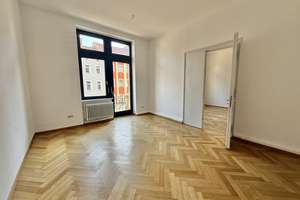 Großzügige Altbauwohnung in Innenstadtlage direkt am Marktplatz – Die vollständige Adresse der Immobilie erhältst du vom Anbieter., 76133 Innenstadt-Ost, Karlsruhe – Vorschaubild 2