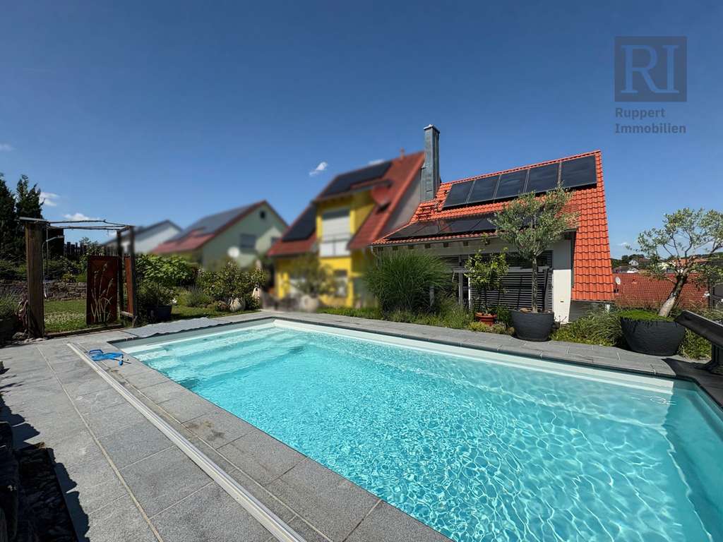 Immobilie in Güntersleben - Moderne Doppelhaushälfte mit Pool in Güntersleben - Bild 2