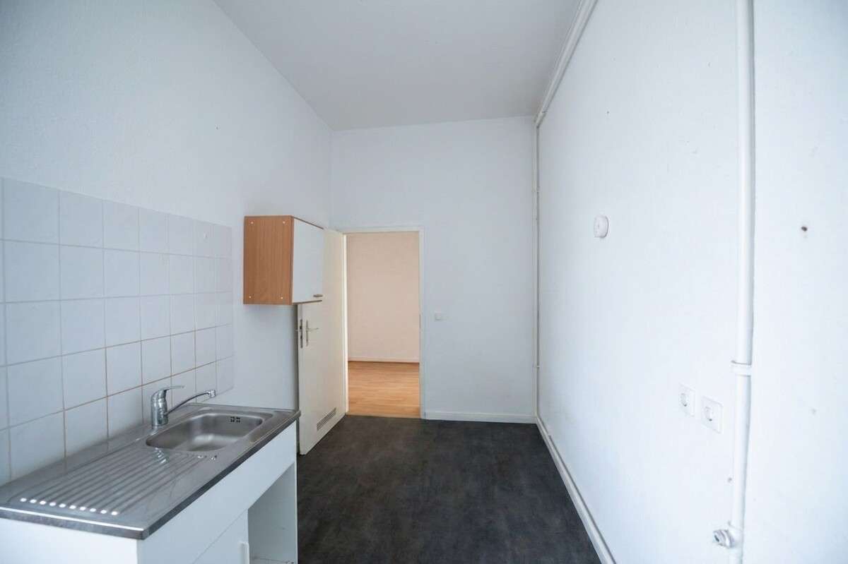 Bezugsfrei mit Potenzial: Kleines Wohn-Nest in Weißensee, renovierungsbedürftig, Berlin – Bild 3