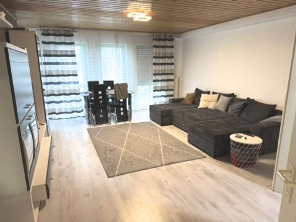 Immobilie in Osthofen - Familien aufgepasst- 3 ZKB Wohnung mit Balkon, Garage und PKW- Stellplatz - Bild 2