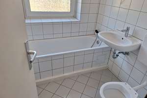 Helle 2-Zimmer Wohnung mit Einbauküche und Balkon – Lüderichstraße 15, 51105 Humboldt/Gremberg, Köln – Vorschaubild 2