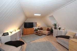 Charmantes und modernisiertes Reetdachhaus/EFH mit PV-Anlage und Garage in Ortsrandlage – Nordfriesland (Kreis) – Vorschaubild 31