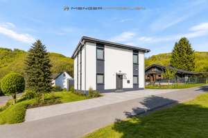**Neubau Stadtvilla mit 6 Zimmern, Garten und 2 Stellplätzen** - Zum 01.07.2026 – Tulpenweg 1, 51570 Windeck – Vorschaubild 2