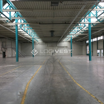 Verkehrsgünstige Lage zur A9! Vielseitige Lager- und Produktionsfläche im Gewerbepark