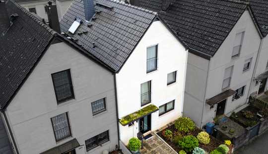 Bild von FAMILIENTRAUM IN ERZHAUSEN - Top-Gepflegtes, Großzügiges Reihenmittelhaus mit Garten und Garage