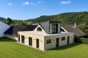 Modernes, großzügiges Einfamilienhaus mit ELW und tollem Garten und direktem Blick auf die Weinberge – Die vollständige Adresse der Immobilie erhältst du vom Anbieter., 54459 Wiltingen – Vorschaubild 1