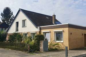 DOPPELHAUSHÄLFTE IN HANNOVER - BEMERODE