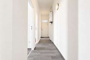 Lichtdurchflutete und renovierte 3-Zimmer-Altbauwohnung in zentraler Lage der Fürther Südstadt – Die vollständige Adresse der Immobilie erhältst du vom Anbieter., 90763 Nördliche Südstadt, Fürth – Vorschaubild 9