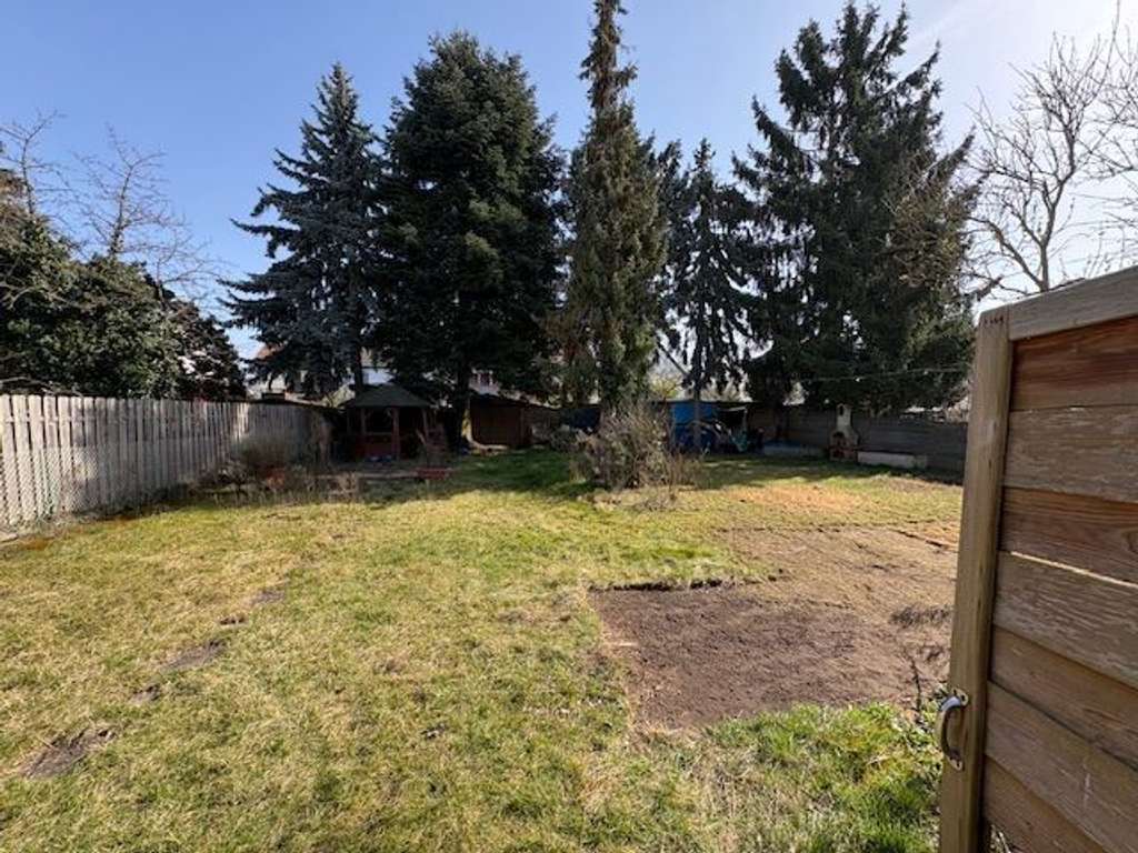 Immobilie in Dreieich - Doppelhaushälfte mit  großen Grundstück für eine 2. hintere Bebauung  - Bild 4