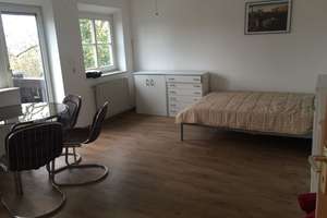 Charmante 1-Zimmer Wohnung mit Balkon im 1. OG in Stuttgart West