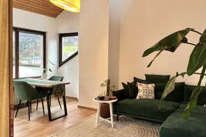 Charmante 2,5 Zimmer-Atelierwohnung mit Galerie, Terrasse und Neckarblick (Voll Möbliert) – Rombachweg 5/2, 69118 Schlierbach, Heidelberg – Vorschaubild 8