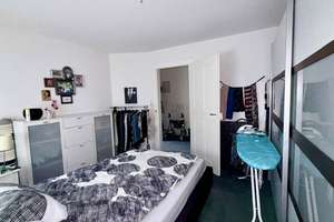 Teilmöblierte 2-Zimmer-Dachgeschosswohnung mit Einbauküche & Tageslichtbad – Die vollständige Adresse der Immobilie erhältst du vom Anbieter., 70199 Heslach, Stuttgart – Vorschaubild 2