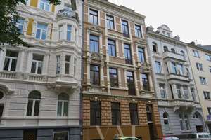 Stuck, hohe Decken, Toplage – Altbaujuwel im Belgischen Viertel