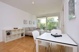 Modern möblierte Wohnung mit Balkon und traumhaftem Blick ins Grüne in Stuttgart Weilimdorf – Die vollständige Adresse der Immobilie erhältst du vom Anbieter., 70499 Weilimdorf (Ortsteil), Stuttgart – Vorschaubild 7