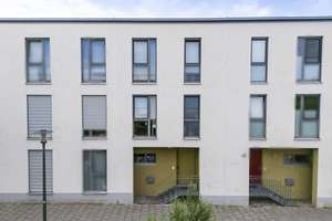 Optimal für Familien! Großzügiges Reihenmittelhaus mit Dachterrasse und TG-Einzelstellplatz