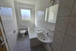 Kleine 3-Zimmer-Wohnung in Düsseldorf-Hassels - ab 15.04 – Zoppoter Str. 29, 40599 Düsseldorf – Vorschaubild 8