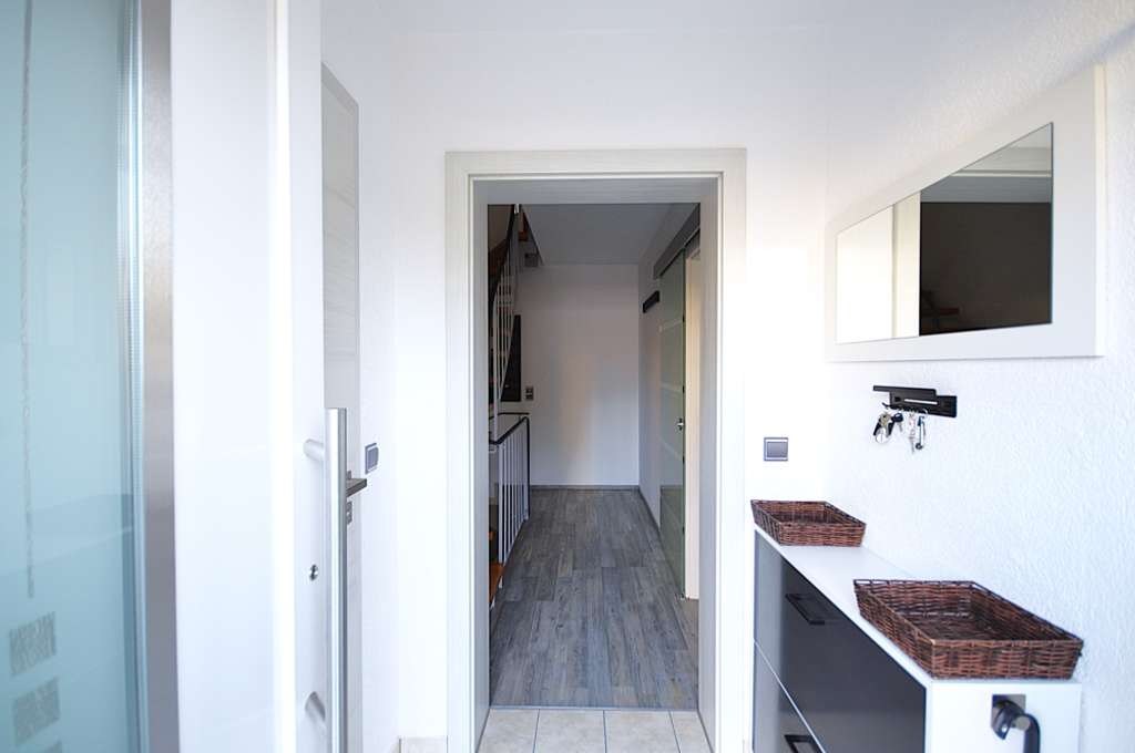 Immobilie in Schwabmünchen - Familienidylle in ruhiger Lage – modernisiertes Reihenhaus mit sonnigem Garten & vielseitigen Räumen - Bild 3