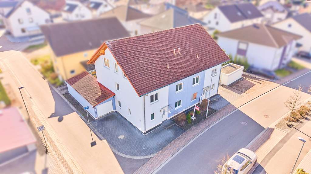 Immobilie in Weilerbach - Neuwertige Doppelhaushälfte in hervorragender Wohnlage! - Bild 2
