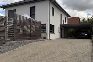 Viel Platz für den Alltag in diesem modernen Einfamilienhaus in Reutlingen-Betzingen – Die vollständige Adresse der Immobilie erhältst du vom Anbieter., 72770 Betzingen, Reutlingen – Vorschaubild 4