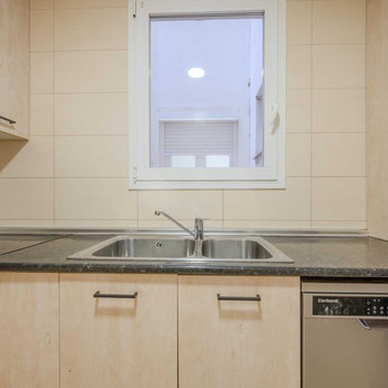 Geräumige und helle 4-Zimmer-Wohnung zum Verkauf im Eixample von Girona
