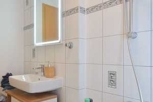 Modern möbliertes 2-Zimmer- Apartment mit WLAN direkt in der Altstadt von Nürnberg – Nürnberg – Vorschaubild 17