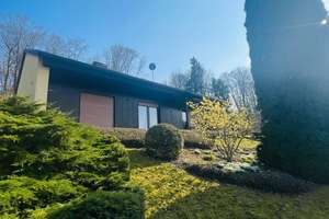 Zuhause im Grünen –
Charmanter Bungalow in idyllischer Waldrandlage -
Wohnen, wo die Ruhe beginnt  – Die vollständige Adresse der Immobilie erhältst du vom Anbieter., 84561 Mehring – Vorschaubild 2