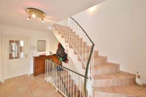Familienfreundliches Reihenendhaus mit großzügigem Wohnbereichen, Balkon und Garten – Die vollständige Adresse der Immobilie erhältst du vom Anbieter., 76532 Haueneberstein, Baden-Baden – Vorschaubild 3