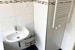 Modernes 1-Zimmer-Apartment, renoviert, offener Kochbereich, Schlafnische, Wandschrank,Tageslichtbad – Saarstraße 105, 46045 Altstadt-Süd, Oberhausen – Vorschaubild 5
