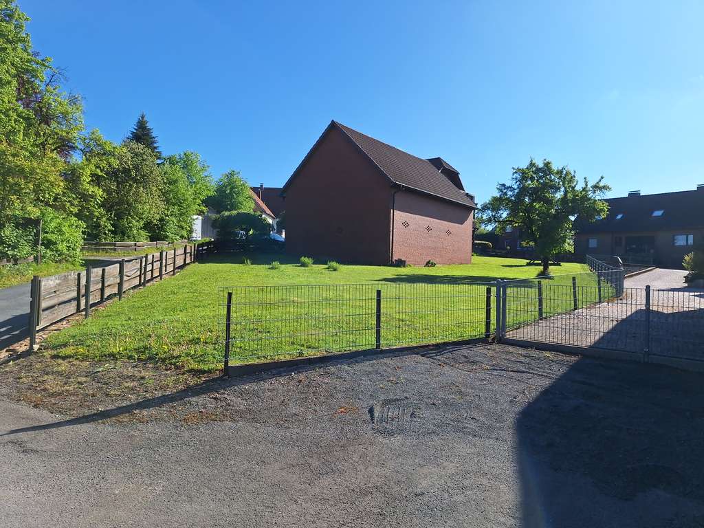 Immobilie in Rinteln - Viel Platz für Ihre Pläne in diesem Mehrfamilienhaus in Rinteln Ortsteil - Bild 4