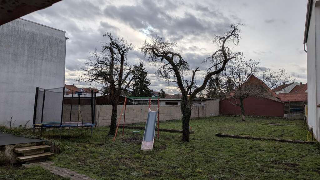 Immobilie in Oberhausen-Rheinhausen - 990 m² voller Möglichkeiten Zweifamilienhaus & Bauplatz - Bild 2