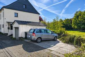 Zwangsversteigerung Lindlar: großes EFH mit Ausbaupotenzial in ruhiger Ortsrandlage – Mühlenweg 11-13, 51789 Lindlar – Vorschaubild 2