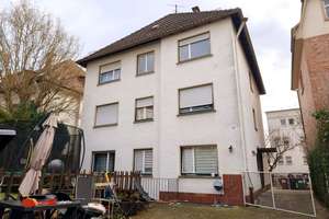 4-Familienhaus mit 2 Garagen und Garten – Die vollständige Adresse der Immobilie erhältst du vom Anbieter., 70195 Botnang-Ost, Stuttgart – Vorschaubild 2