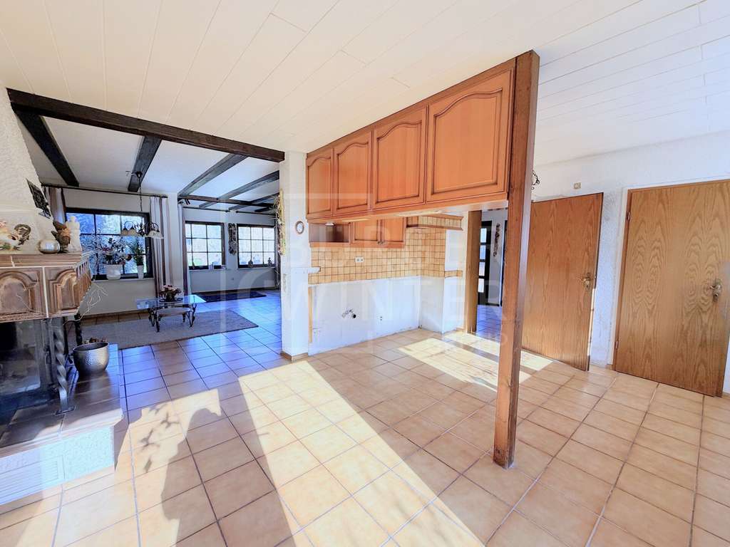 Immobilie in Oftersheim - Einfamilienhaus * Großer Garten * Balkon *  Ruhige Lage - Bild 4