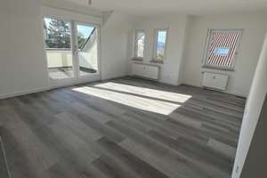 Vollständig renovierte 2-Zimmer-Wohnung mit Balkon, Keller und Tiefgaragenstellplatz in Pforzheim