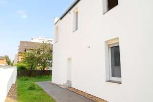 Townhouse mit Garten mitten in der Stadt. Ihr Zuhause auf zwei Ebenen mit eigener Terrasse. – Die vollständige Adresse der Immobilie erhältst du vom Anbieter., 50737 Weidenpesch, Köln – Vorschaubild 2
