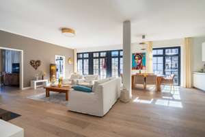 Manhattan-Feeling in Hamburg-Uhlenhorst. Exklusives Loft mit eigenem Bootsanleger - COURTAGEFREI!
