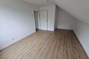 Neuwertiges Haus mit fünf Zimmern, EBK und Garten in Langenlonsheim – Bad Kreuznach (Kreis) – Vorschaubild 3