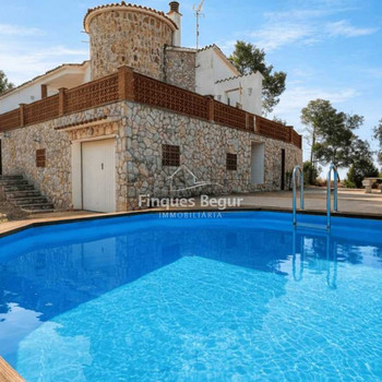 Einfamilienhaus in Mas Tomasi, etwa 3,5 km vom Strand in Pals entfernt