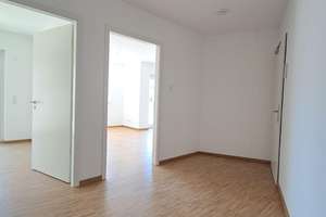 Helle 3-Zimmer-Wohnung mit 2 Balkonen. Einziehen und Wohlfühlen! – Steinworth 14, 30539 Bemerode, Hannover – Vorschaubild 2